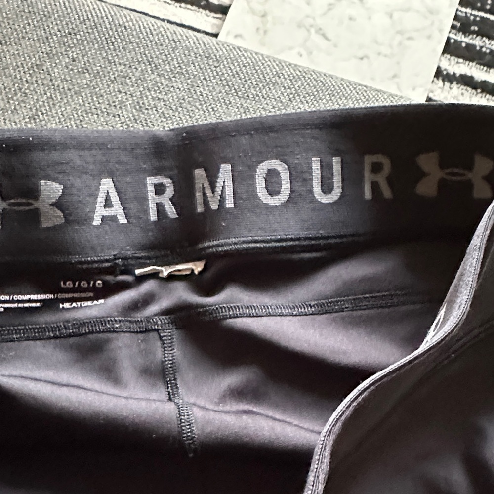 Under Armour Charcoal Performance Leggings - Picture 4 of 5